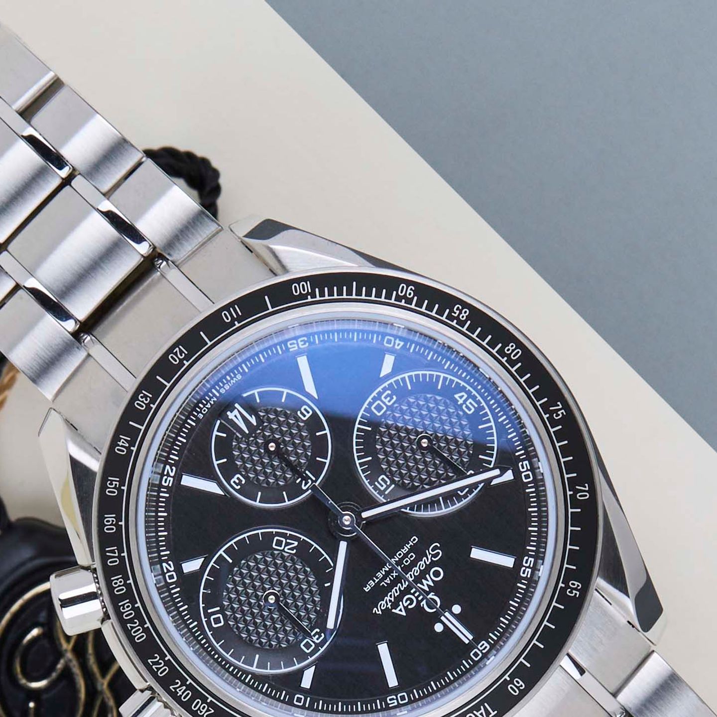 Omega Speedmaster Racing 326.30.40.50.01.001 - (4/8)