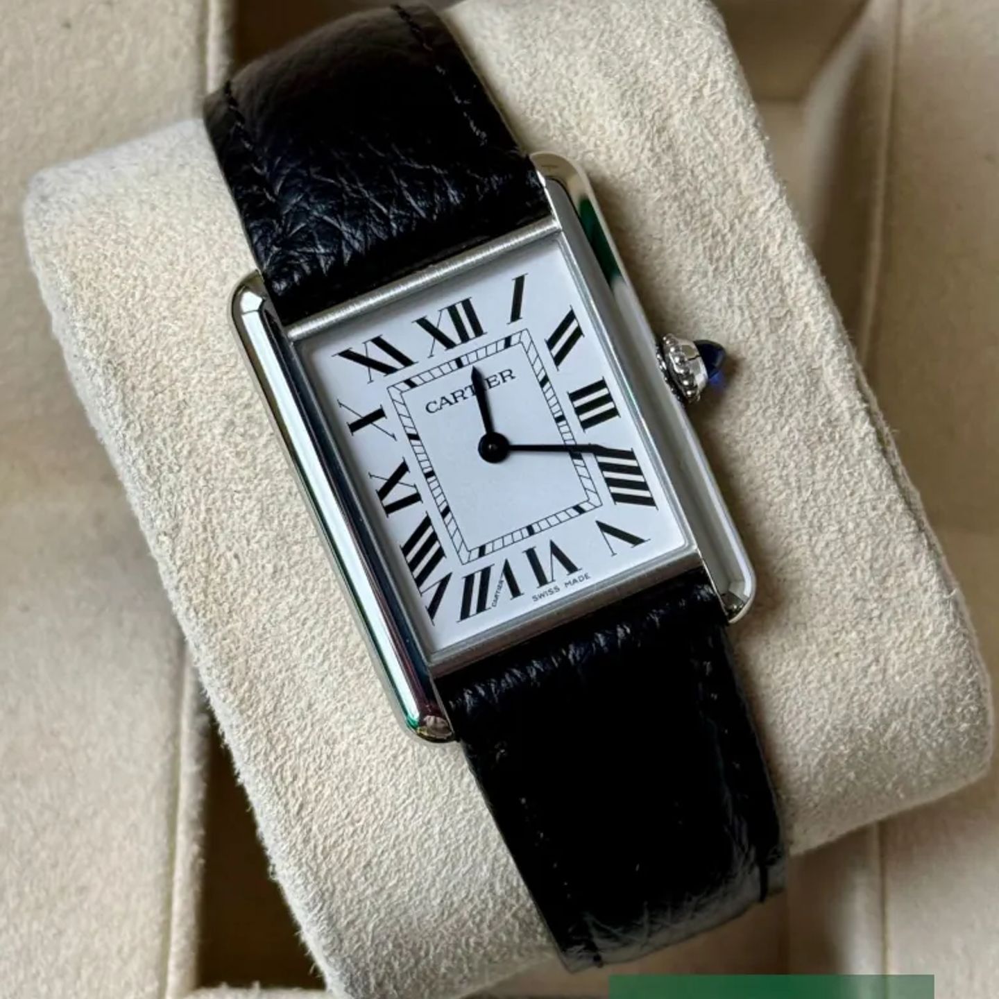 Cartier Tank WSTA0041 (2022) - Wit wijzerplaat 34mm Staal (1/7)