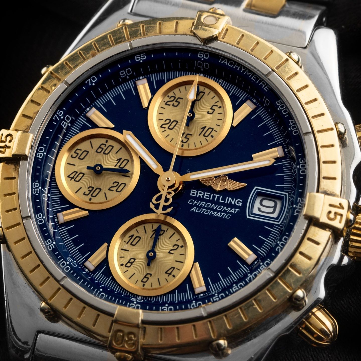 Breitling Blackbird B13350 (2000) - Black dial 40 mm Steel case (3/8)