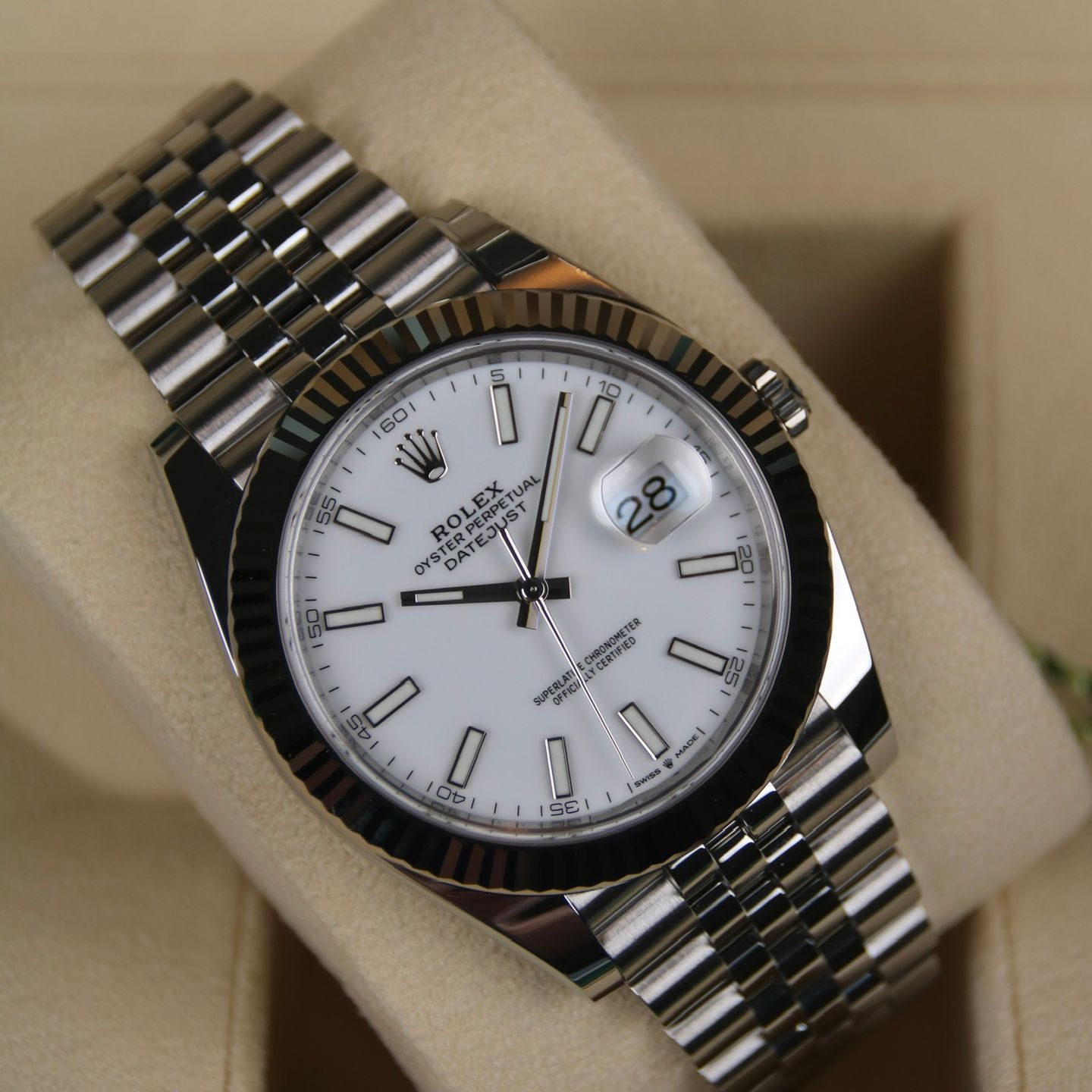 Rolex Datejust 41 126334 (2024) - Wit wijzerplaat 41mm Staal (1/7)