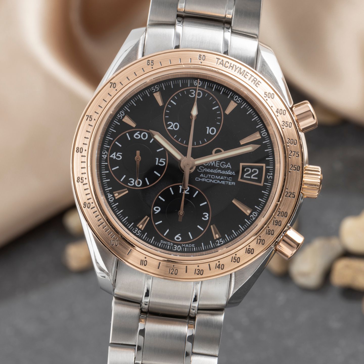 Omega Speedmaster Date 323.21.40.40.01.001 - (3/8)