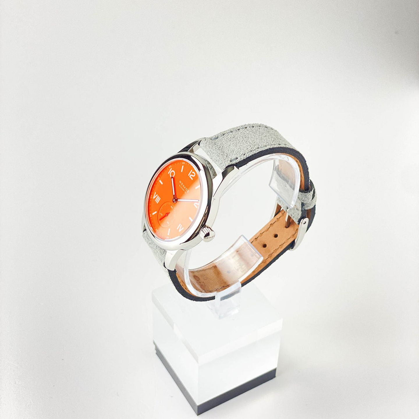 NOMOS Club 710 (2023) - Orange dial 36 mm Steel case (3/6)
