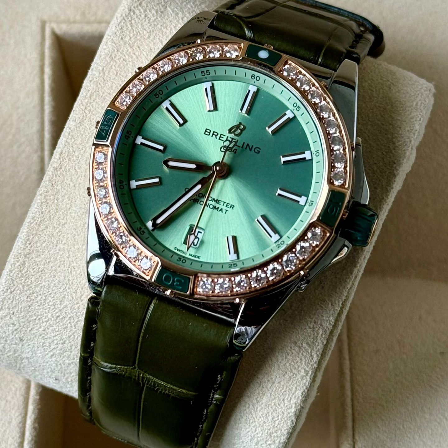 Breitling Chronomat 38 u17356 (2023) - Groen wijzerplaat 38mm Staal (3/7)