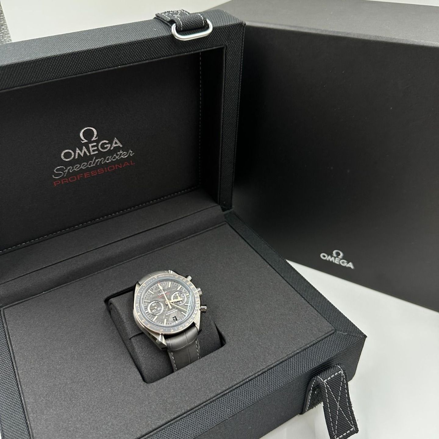 Omega Speedmaster 311.63.44.51.99.001 (2024) - Grijs wijzerplaat 44mm Roségoud (4/8)