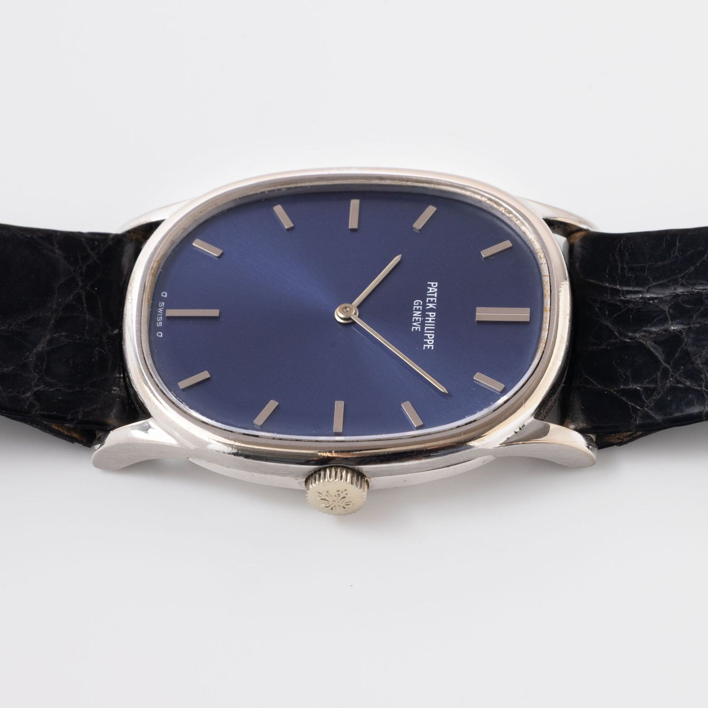 Patek Philippe Golden Ellipse 5738/1R-001 (Unknown (random serial)) - Black dial 35 mm Rose Gold case (6/8)