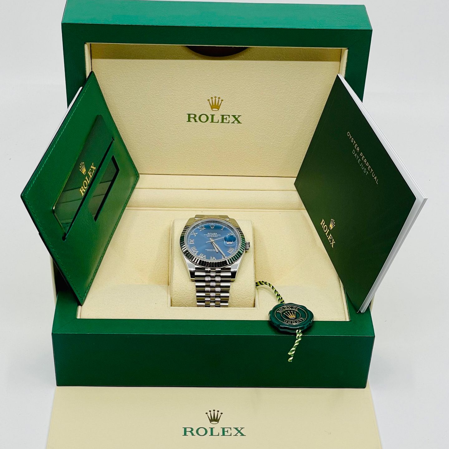 Rolex Datejust 41 126334 (2025) - Blue dial 41 mm Steel case (3/8)