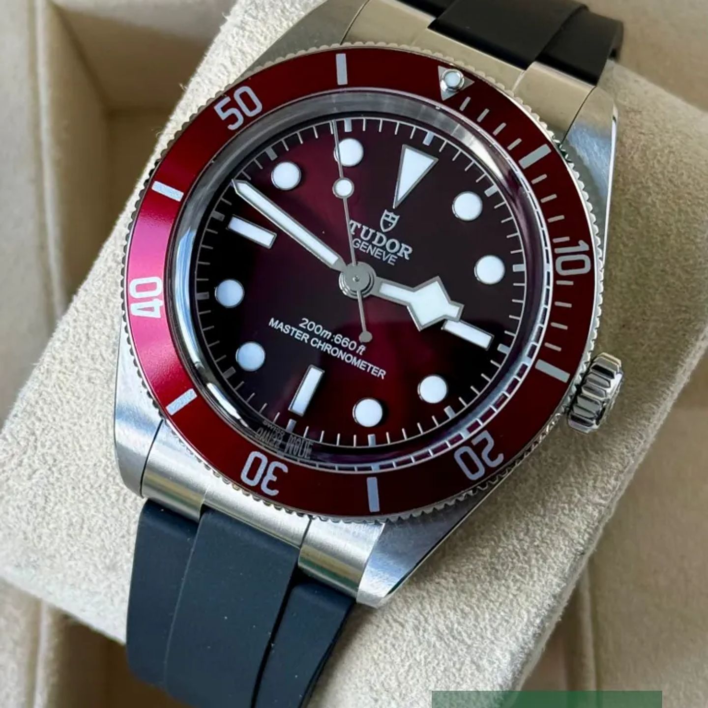 Tudor Black Bay Fifty-Eight 7939A1A0RU (2025) - Red dial 39 mm Steel case (3/7)