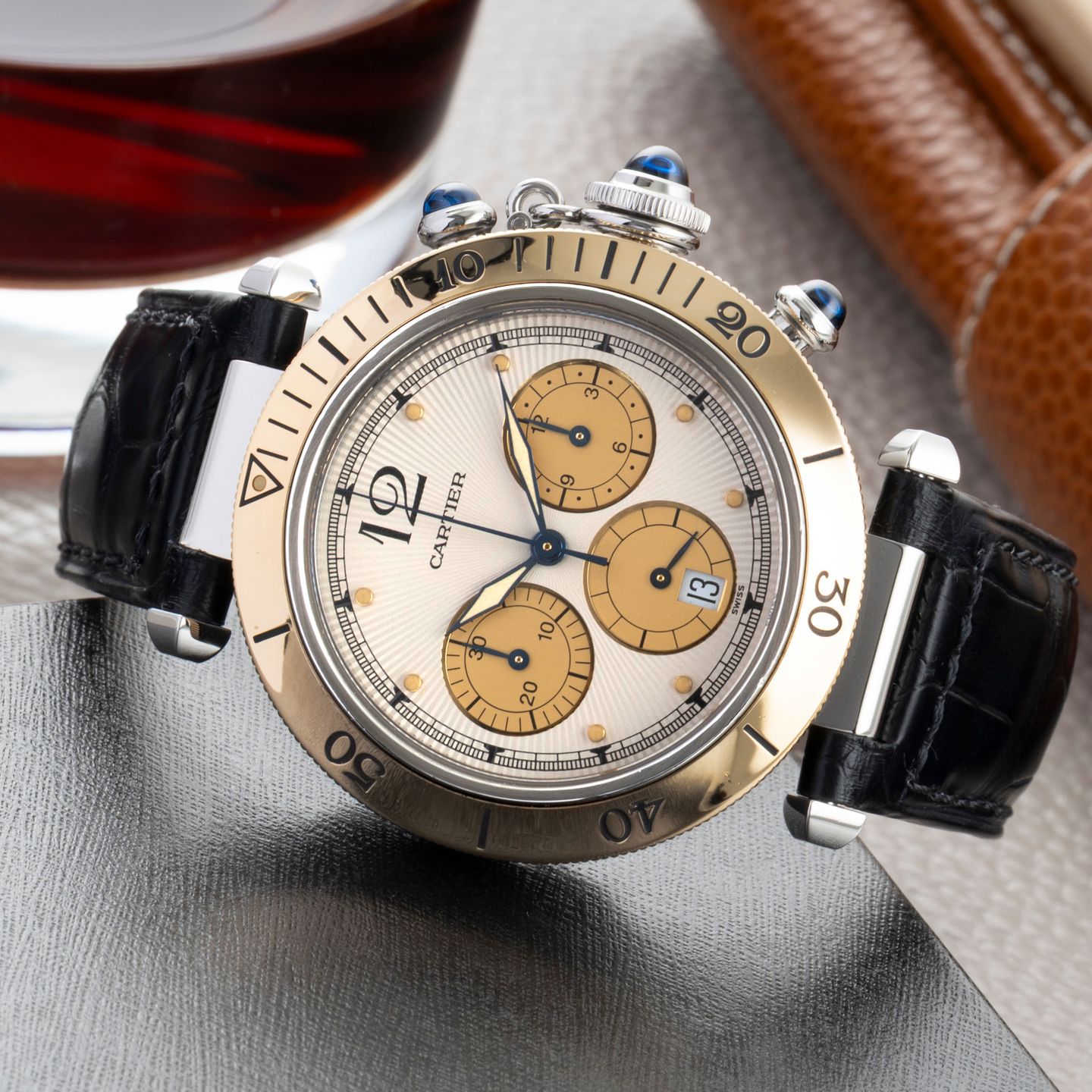 Cartier Pasha W3101155 (2000) - White dial 38 mm Gold/Steel case (2/8)