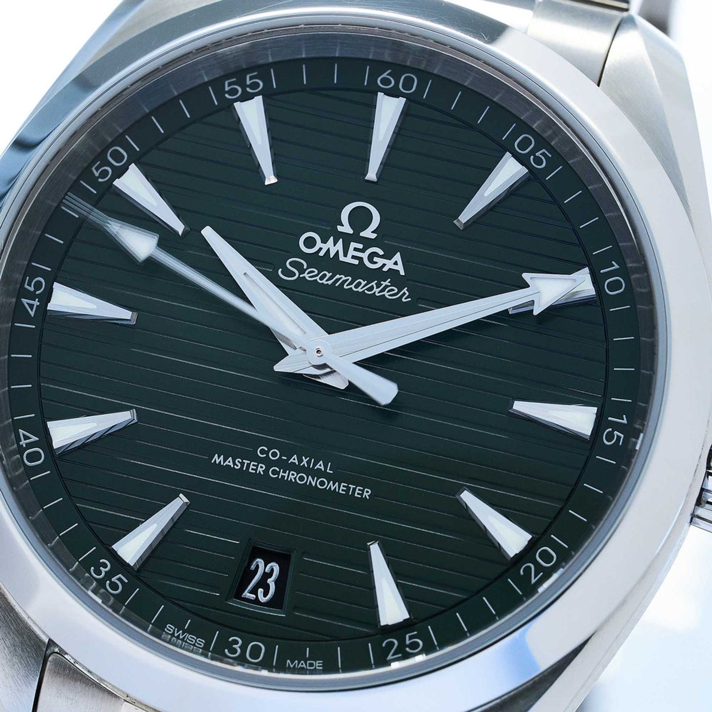 Omega Seamaster Aqua Terra 220.10.41.21.10.001 (2021) - Green dial 41 mm Steel case (3/8)