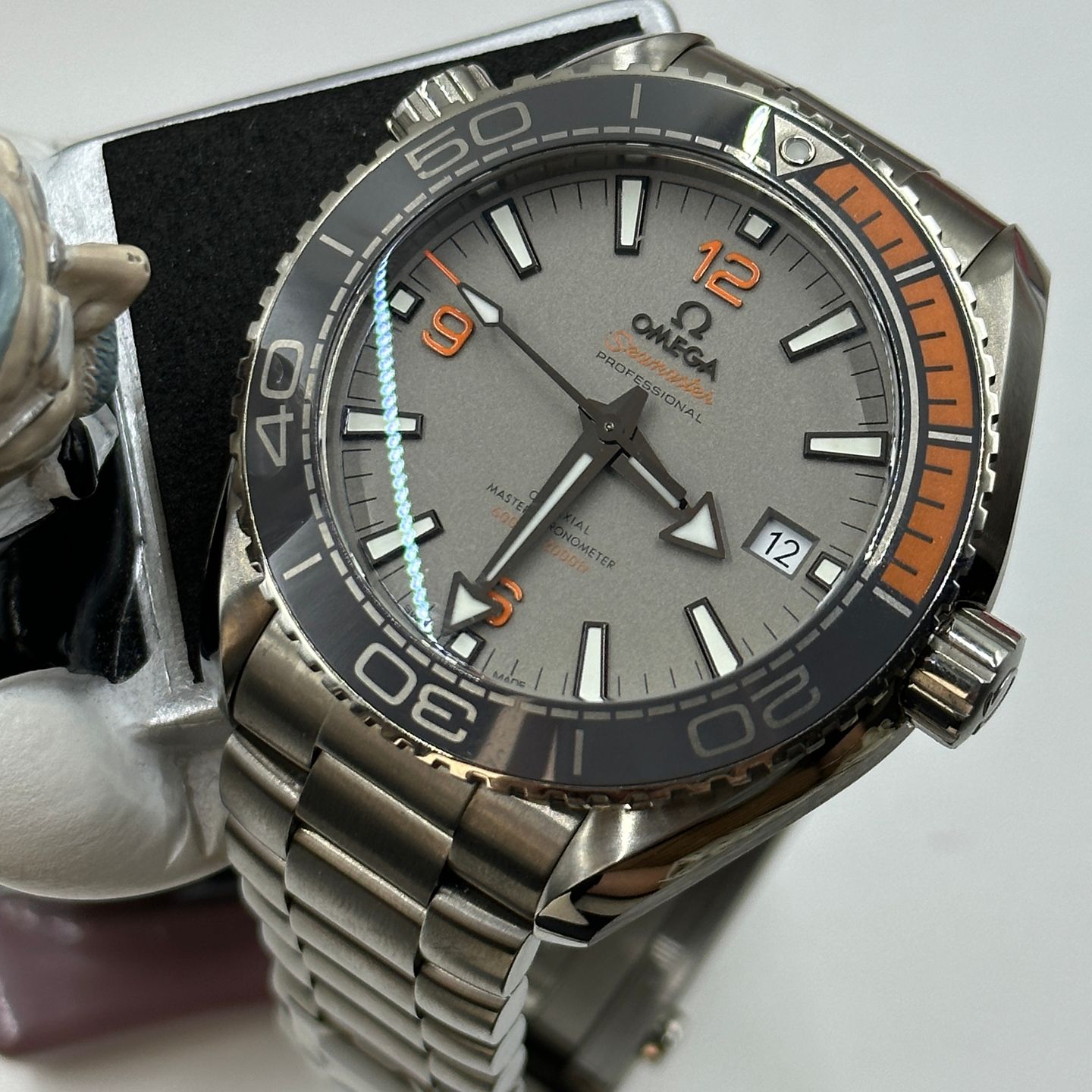 Omega Seamaster Planet Ocean 215.90.44.21.99.001 (2023) - Grijs wijzerplaat 44mm Titanium (1/8)