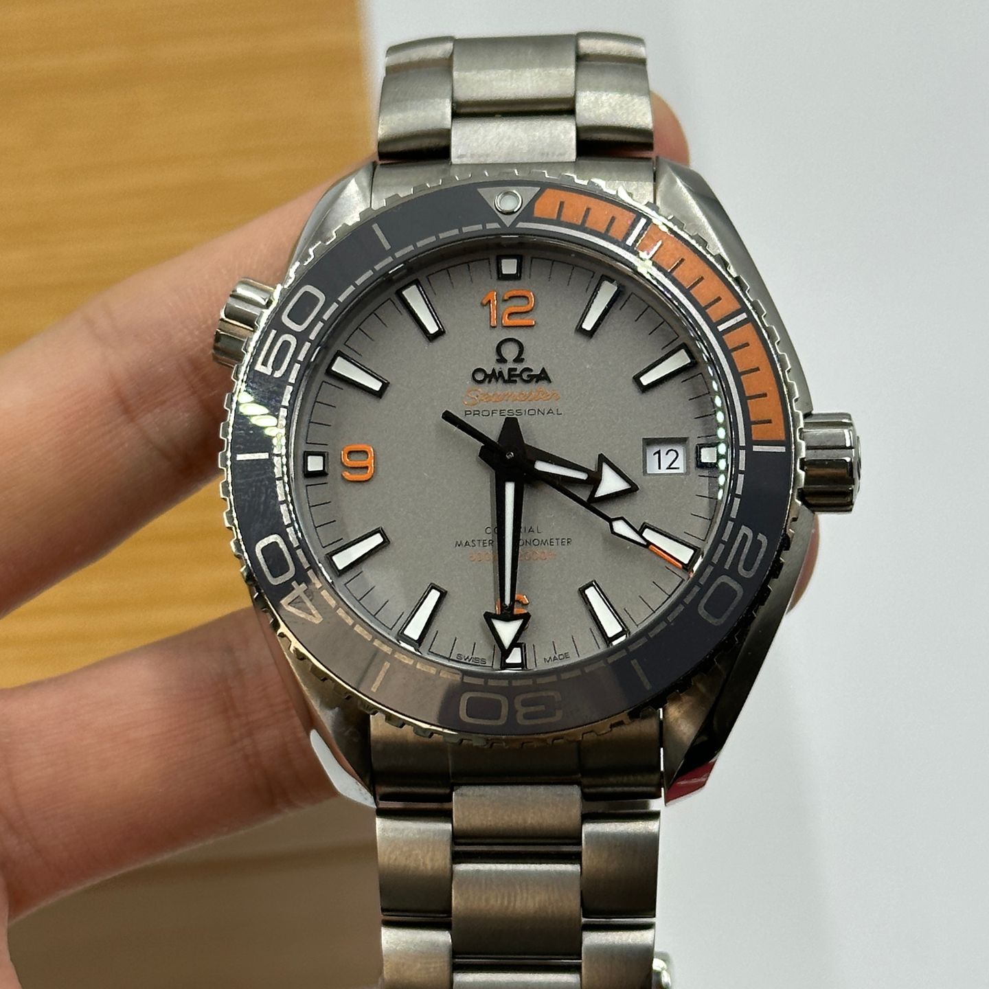 Omega Seamaster Planet Ocean 215.90.44.21.99.001 (2023) - Grijs wijzerplaat 44mm Titanium (6/8)