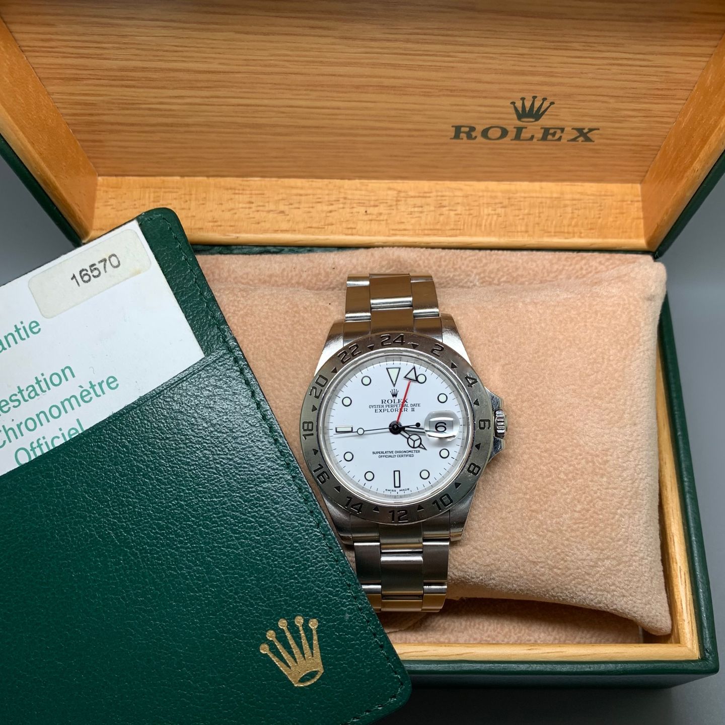 Rolex Explorer II 16570 (2004) - White dial 40 mm Steel case (4/4)