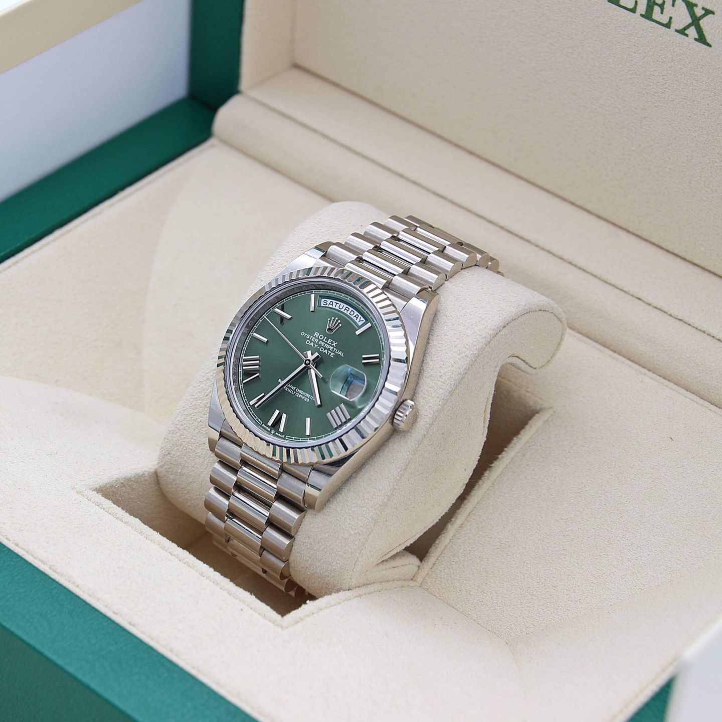 Rolex Day-Date 40 228239 (Unknown (random serial)) - Green dial 40 mm White Gold case (2/8)