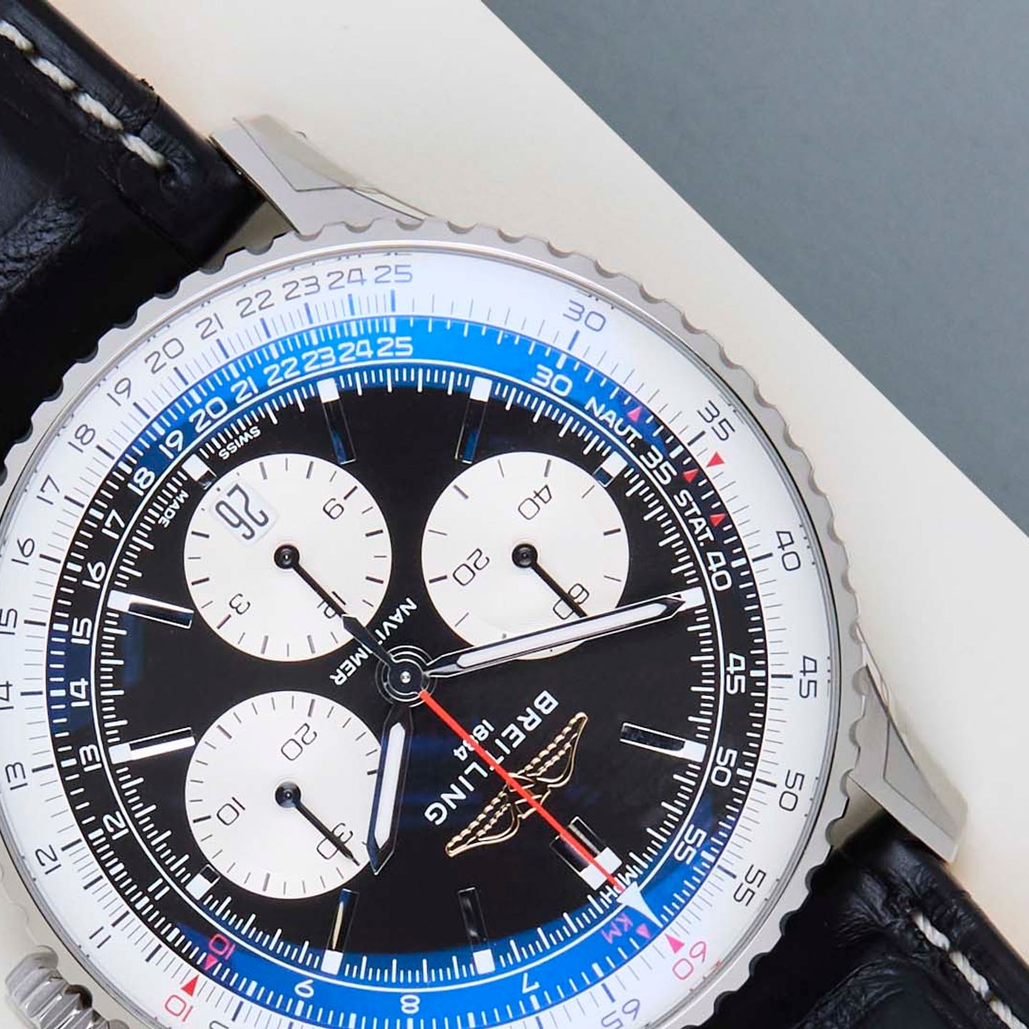 Breitling Navitimer 1 B01 Chronograph AB0138 - (4/8)