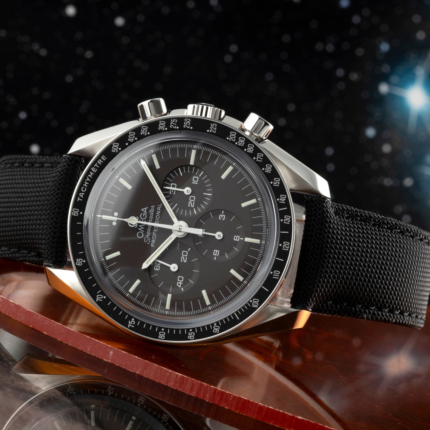 Omega Speedmaster Professional Moonwatch 311.30.42.30.13.001 (2010) - Brown dial 42 mm Steel case (2/8)