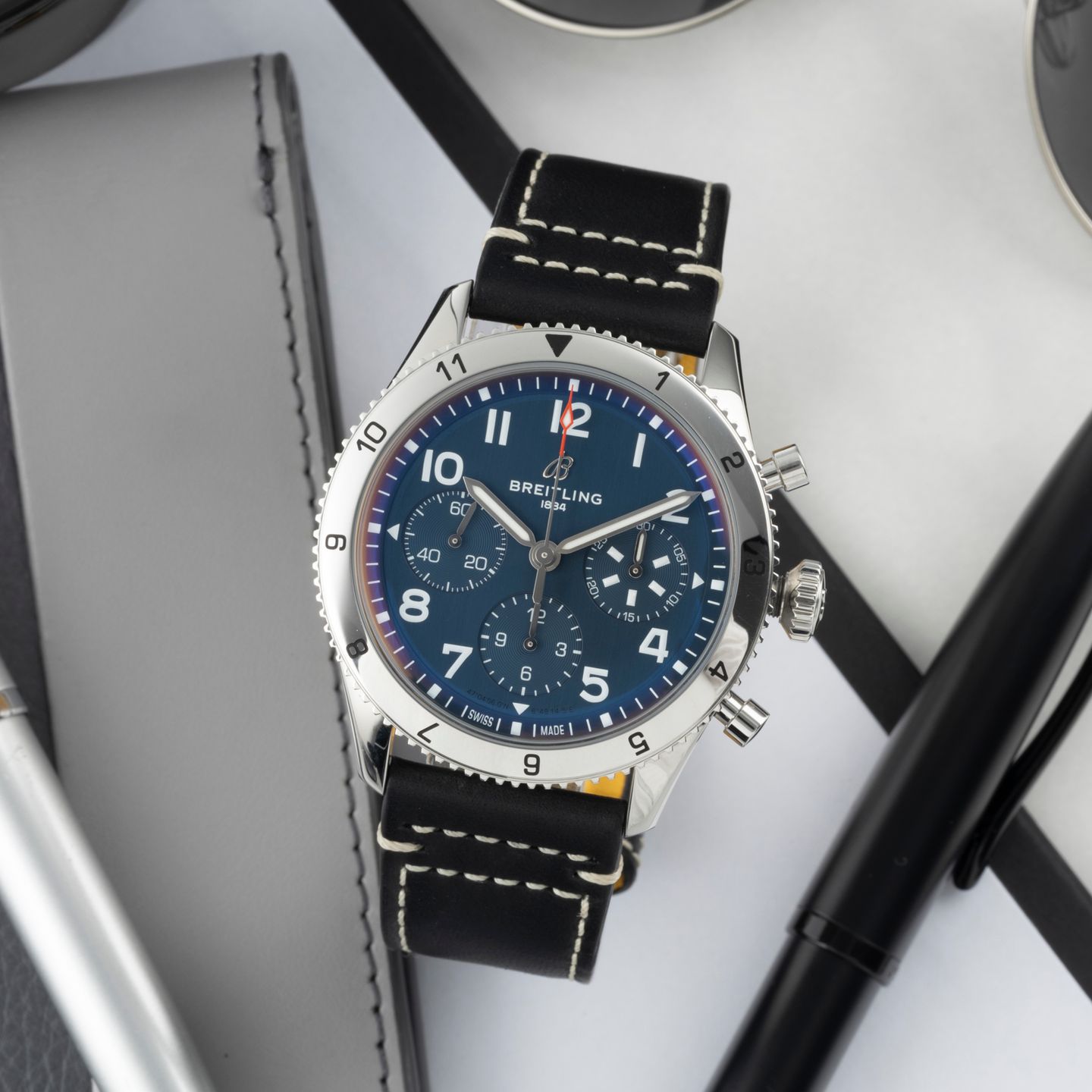 Breitling Classic AVI A233801A1C1X1 (Onbekend (willekeurig serienummer)) - Blauw wijzerplaat 42mm Staal (1/8)