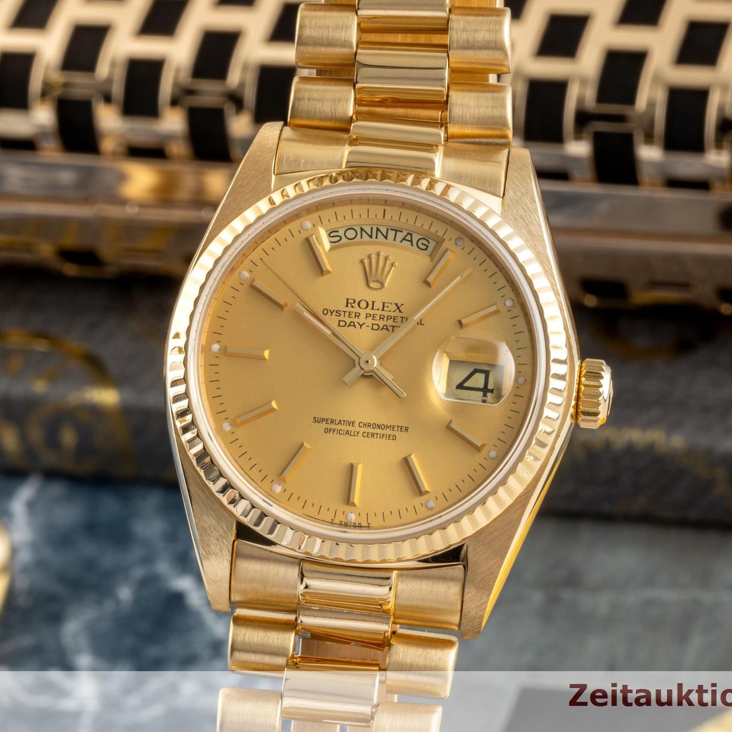 Rolex Day-Date 36 18038 (1979) - 36 mm Yellow Gold case (3/8)