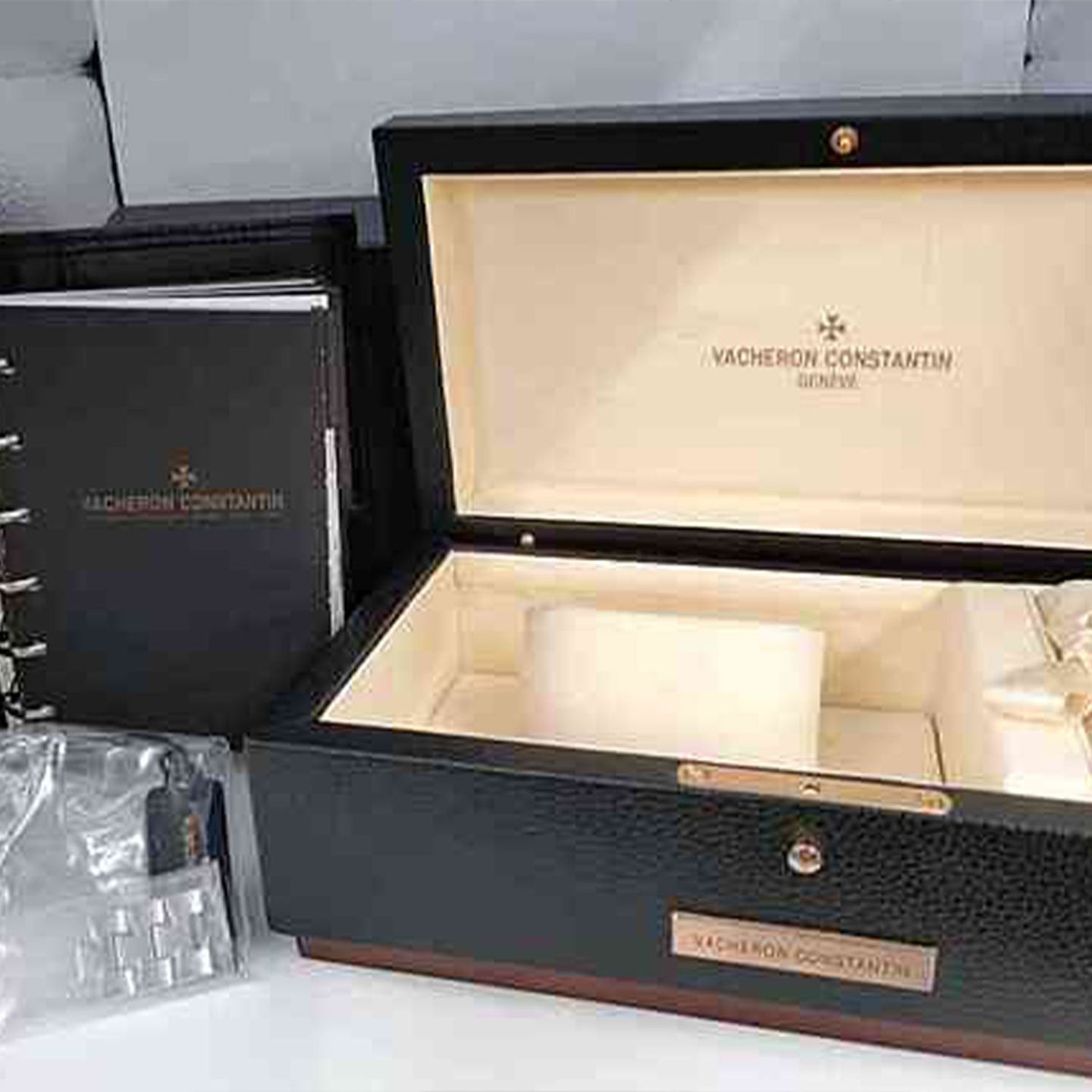 Vacheron Constantin Overseas 47040/B01A-9093 (Onbekend (willekeurig serienummer)) - Zilver wijzerplaat 43mm Staal (4/4)