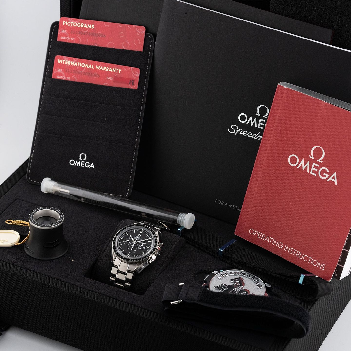 Omega Speedmaster Professional Moonwatch 311.30.42.30.01.006 (2018) - Black dial 42 mm Steel case (5/5)