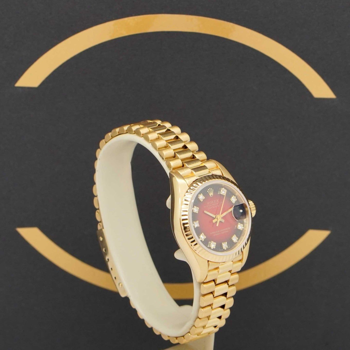 Rolex Lady-Datejust 69178 (1990) - Red dial 26 mm Yellow Gold case (3/7)