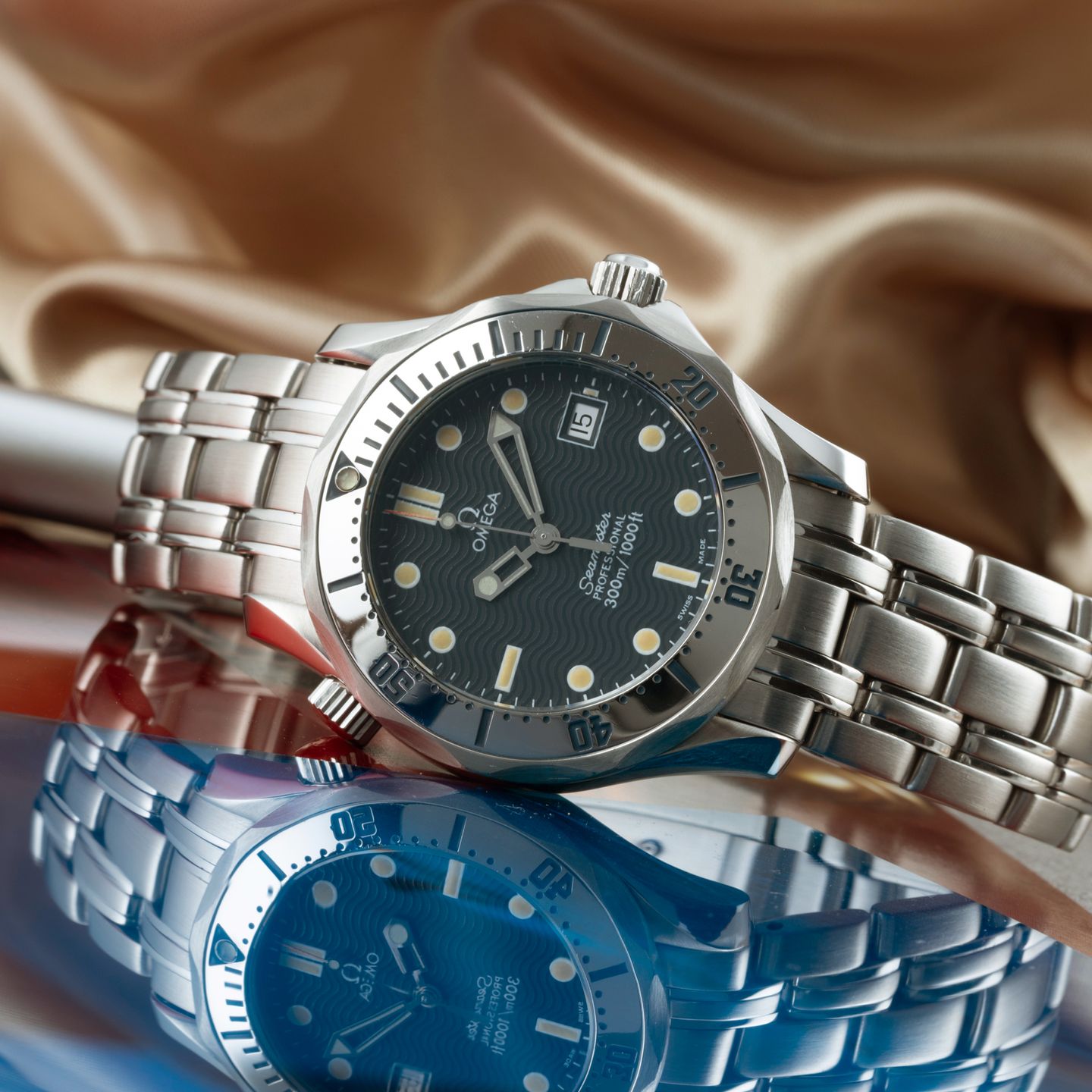 Omega Seamaster Diver 300 M 2562.80.00 (1995) - Blauw wijzerplaat 35mm Staal (2/8)