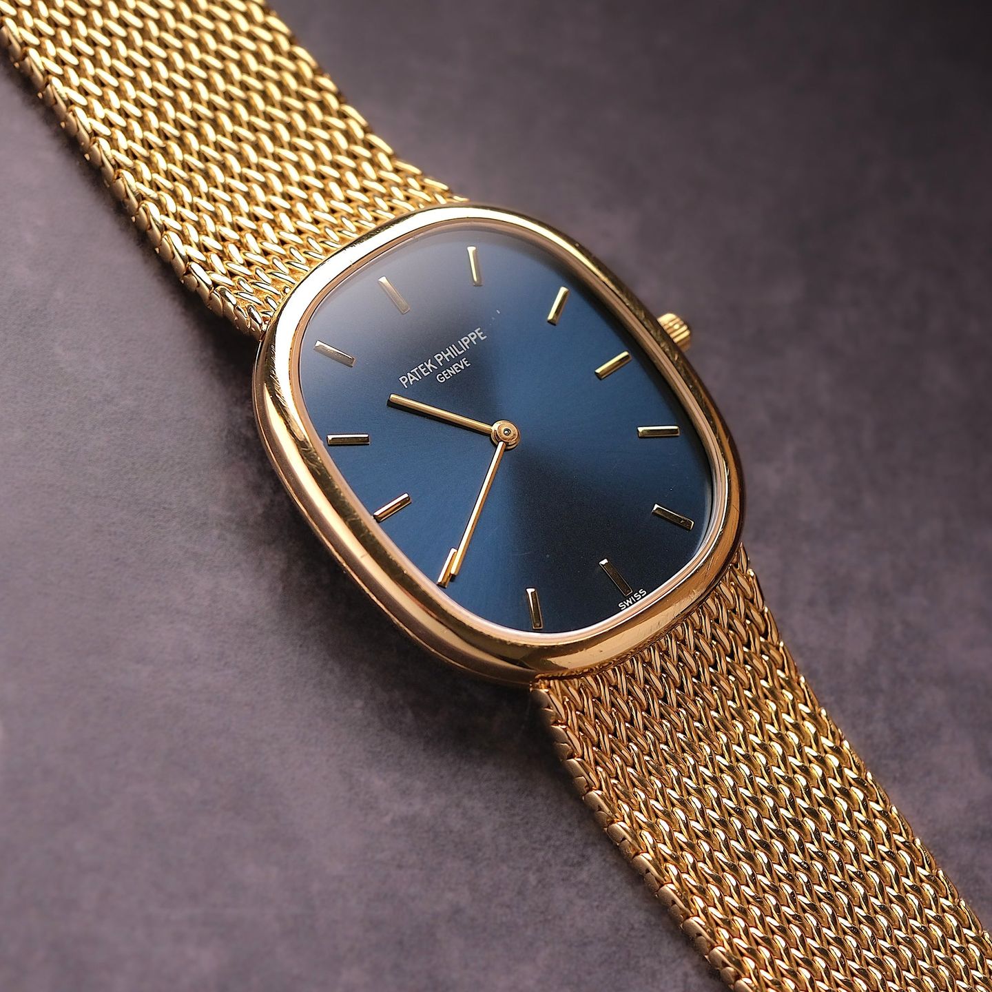 Patek Philippe Golden Ellipse 3738 (Onbekend (willekeurig serienummer)) - Blauw wijzerplaat 31mm Geelgoud (8/8)