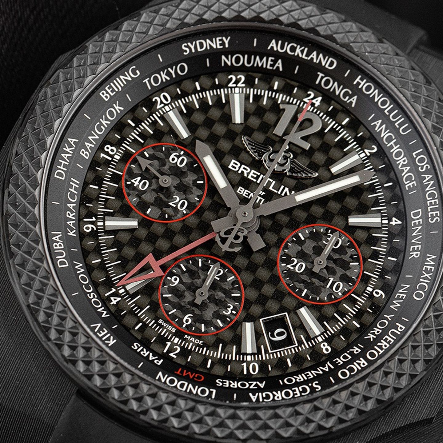 Breitling Bentley B04 GMT NB0434E5/BE94 (2022) - Black dial 45 mm Carbon case (3/7)