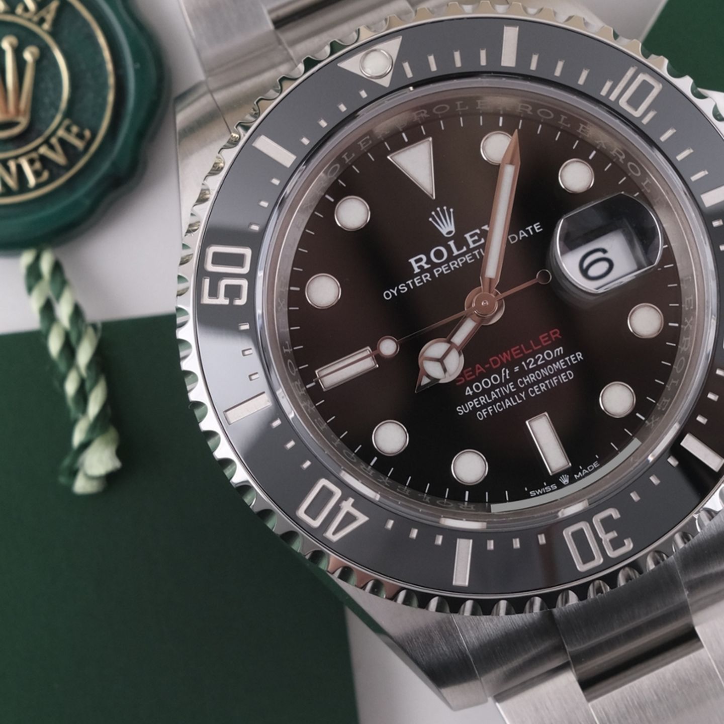 Rolex Sea-Dweller 126600 (2020) - Black dial 43 mm Steel case (3/8)