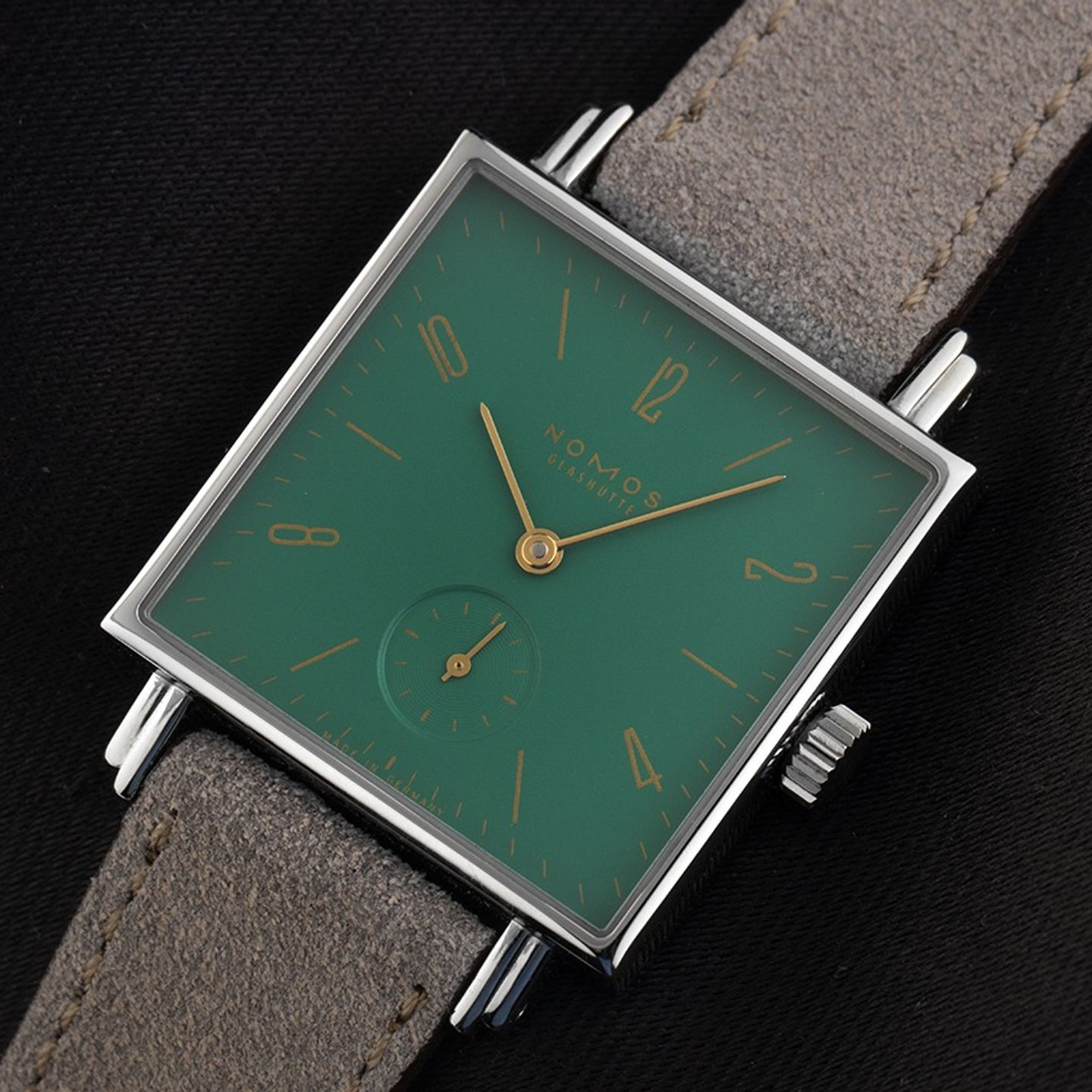 NOMOS Tetra 489 (2026) - Green dial 30 mm Steel case (3/7)