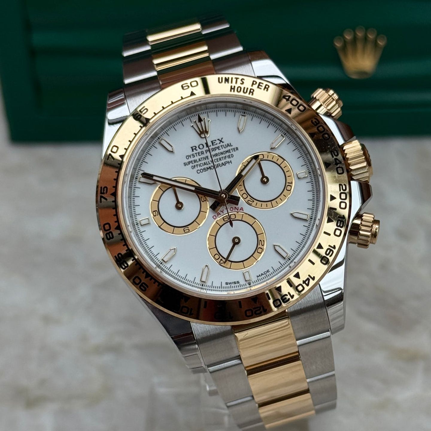 Rolex Daytona 126503 (2025) - White dial 40 mm Gold/Steel case (2/7)