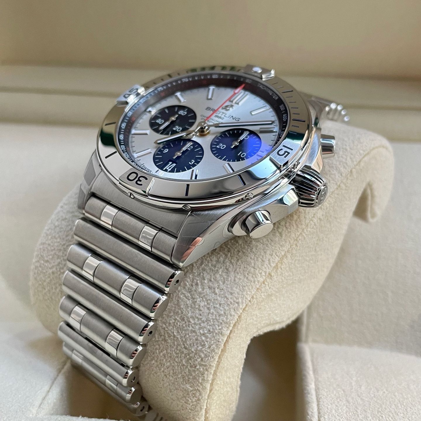 Breitling Chronomat 42 AB0134101G1A1 (2023) - Zilver wijzerplaat 42mm Staal (3/7)