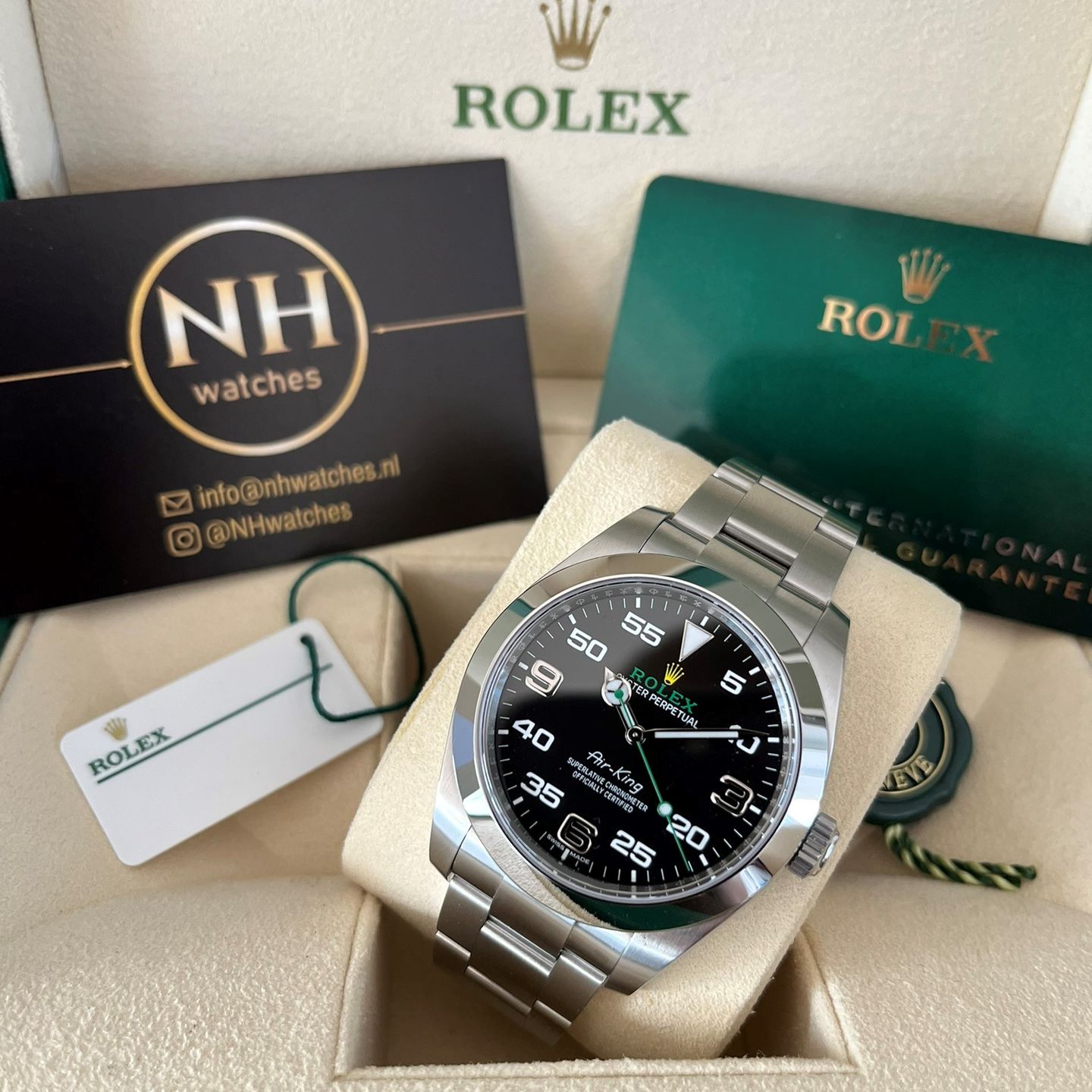 Rolex Air-King 116900 (2021) - Black dial 40 mm Steel case (3/3)
