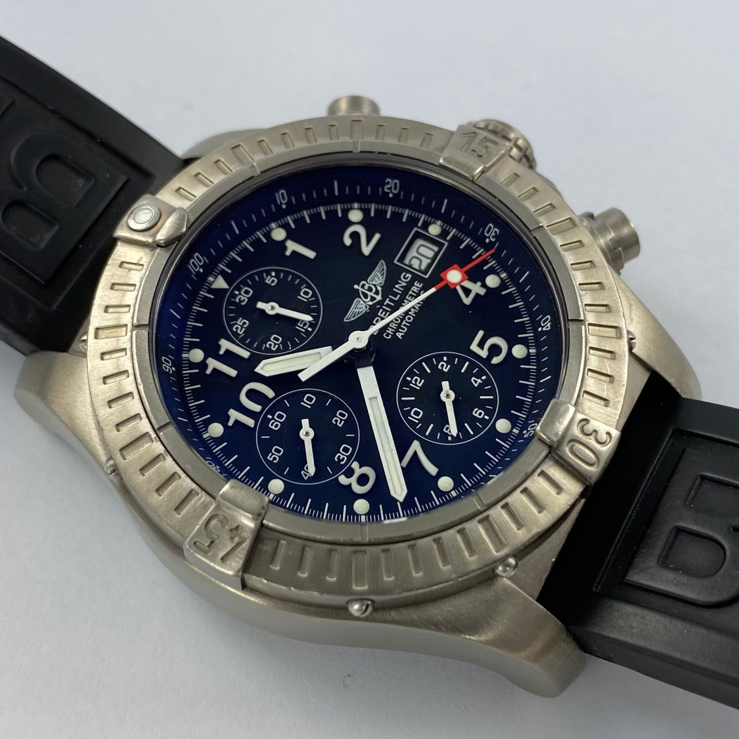 Breitling Avenger E13360 - (3/6)