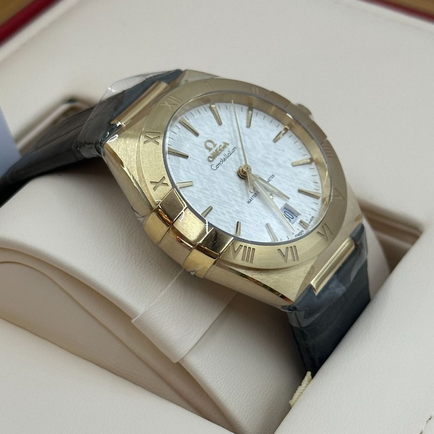 Omega Constellation 131.53.39.20.02.002 (2024) - Zilver wijzerplaat 39mm Geelgoud (7/8)