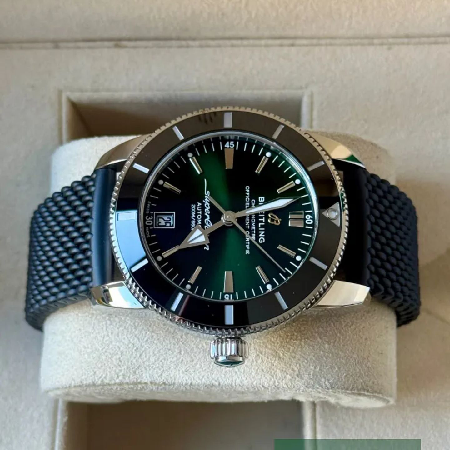 Breitling Superocean Heritage II 42 AB2010121L1S1 (2023) - Green dial 42 mm Steel case (4/7)
