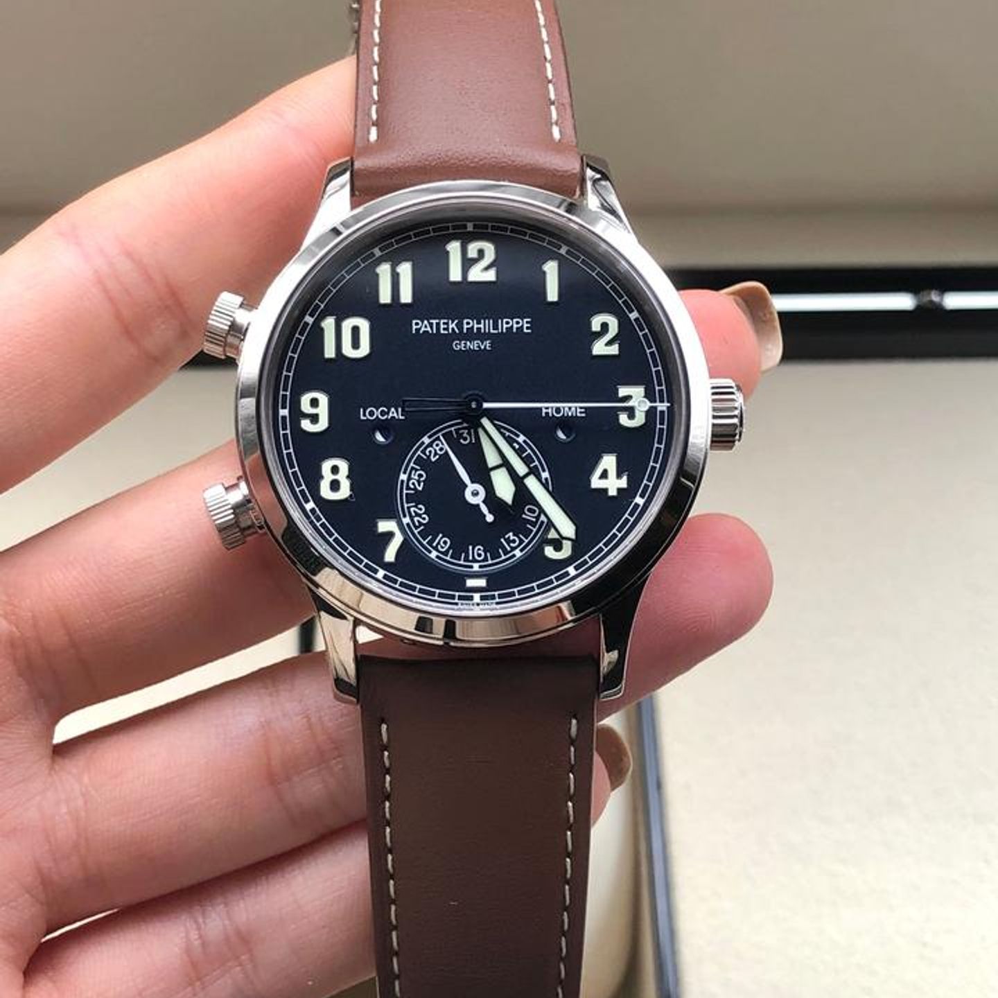 Patek Philippe Calatrava 5524G-001 - (2/10)