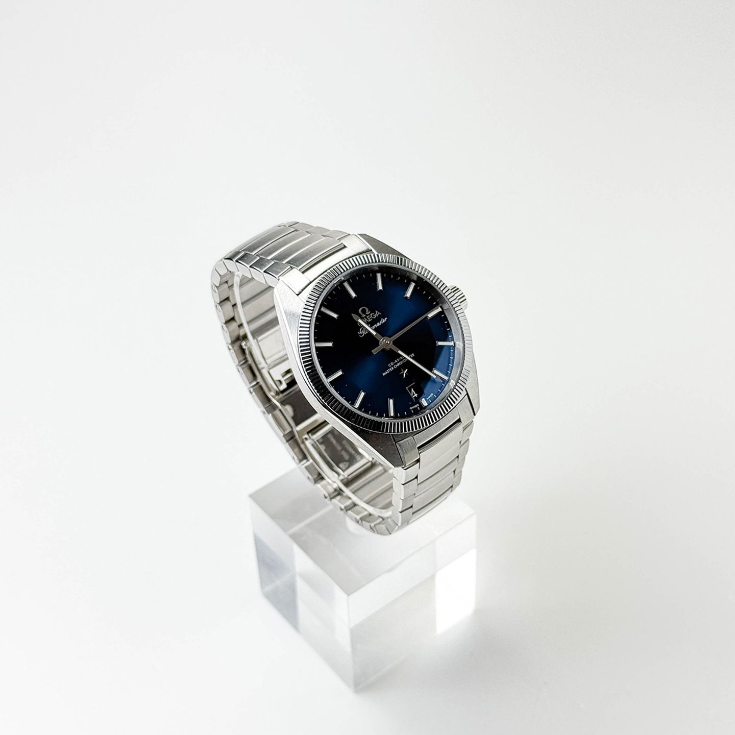 Omega Globemaster 130.30.39.21.03.001 (2024) - Blue dial 39 mm Steel case (4/7)