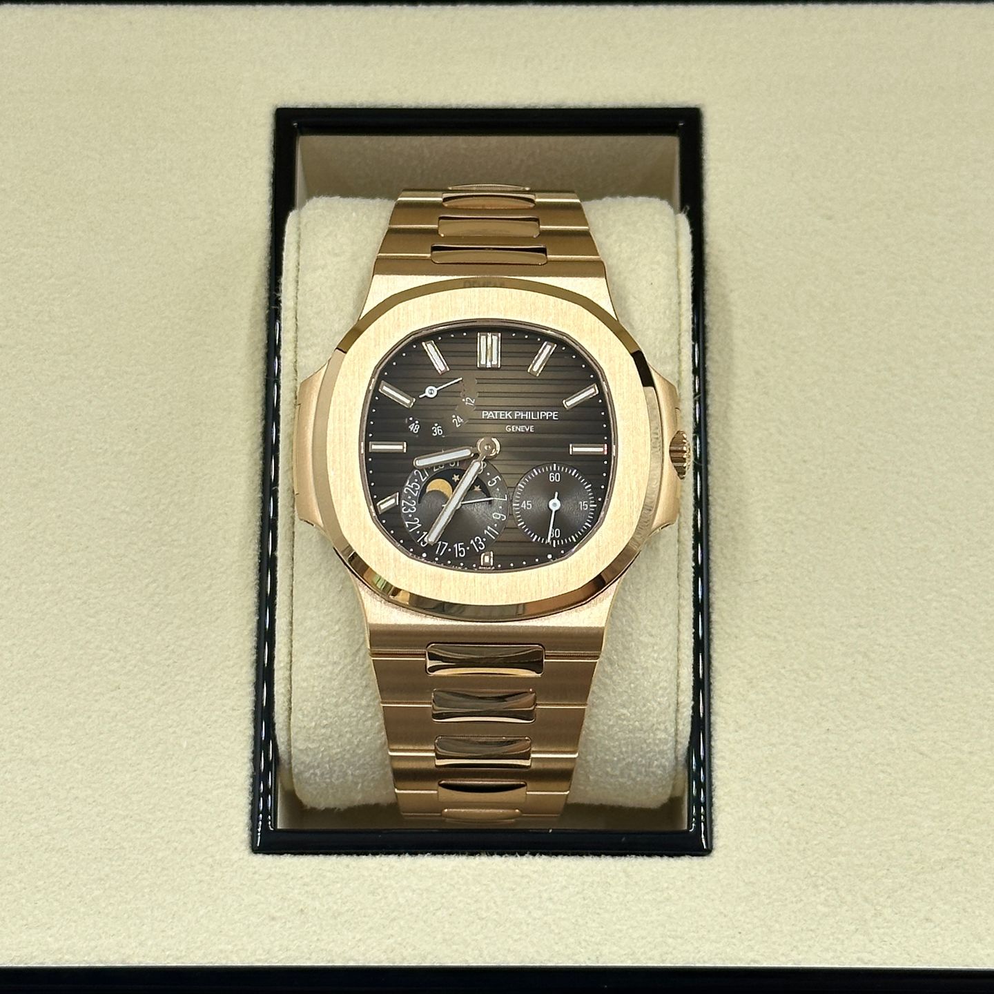 Patek Philippe Nautilus 5712/1R-001 (2023) - Bruin wijzerplaat 40mm Roségoud (3/8)