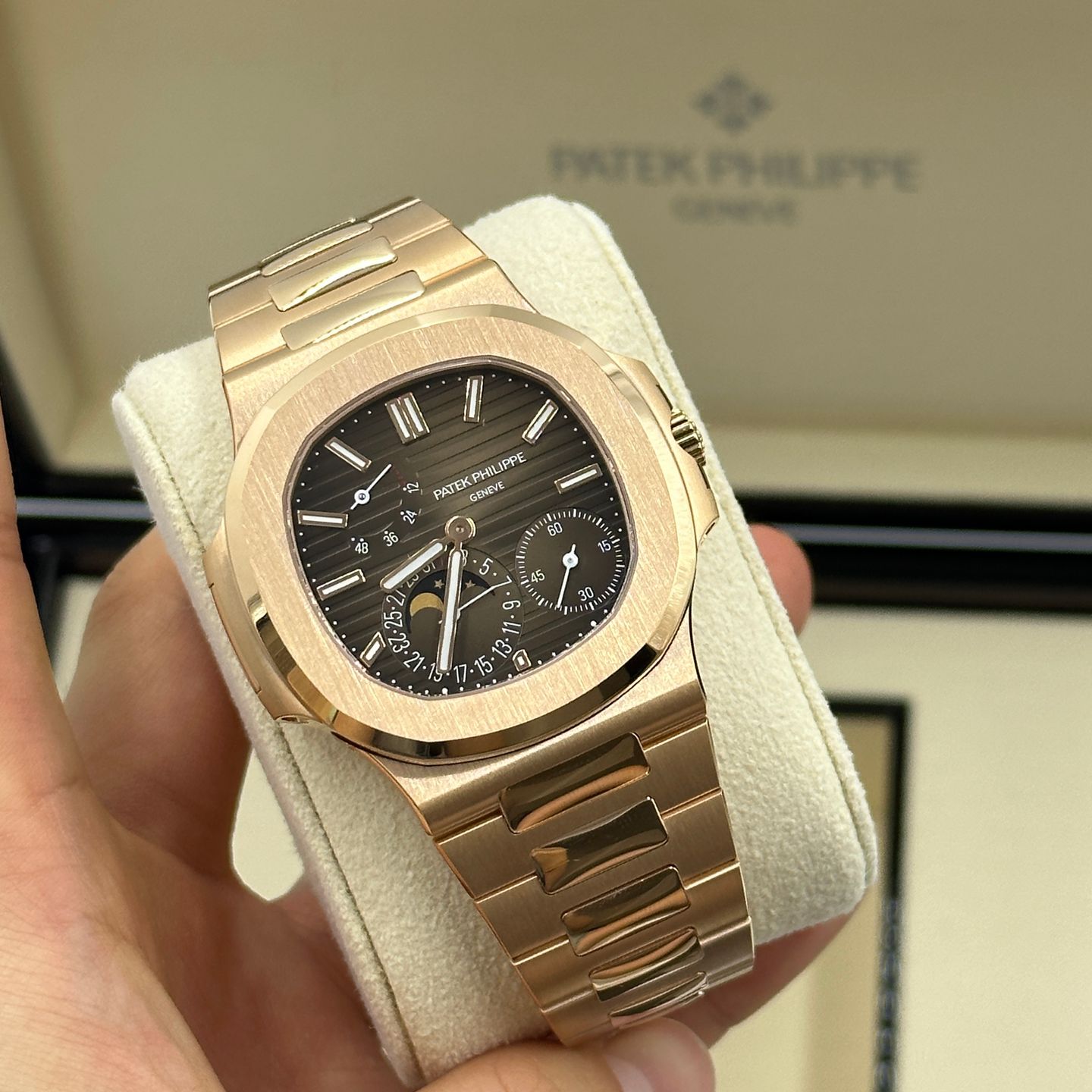 Patek Philippe Nautilus 5712/1R-001 (2023) - Bruin wijzerplaat 40mm Roségoud (5/8)