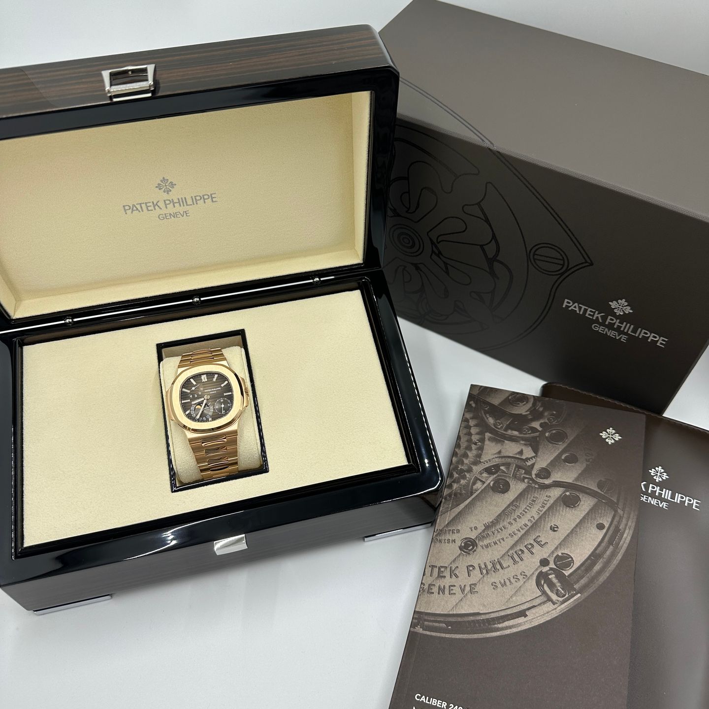 Patek Philippe Nautilus 5712/1R-001 - (2/8)