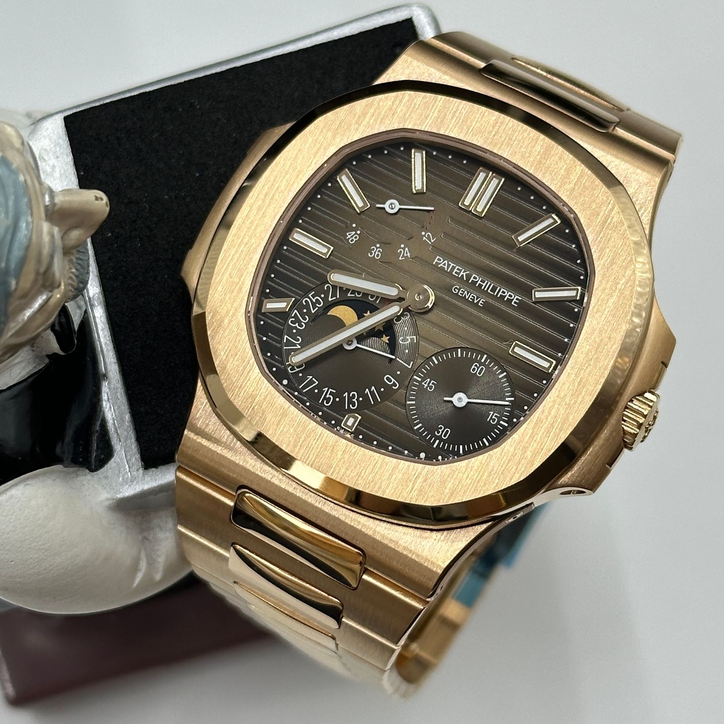 Patek Philippe Nautilus 5712/1R-001 - (1/8)