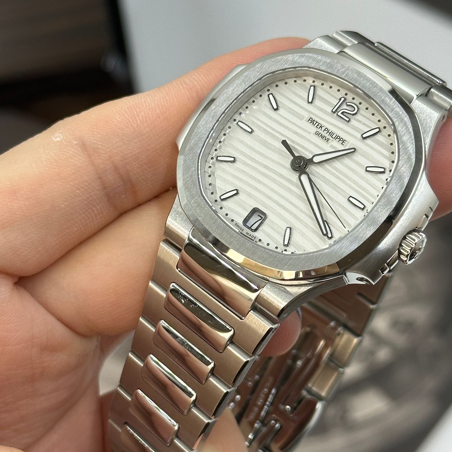 Patek Philippe Nautilus 7118/1200A-010 (2024) - Zilver wijzerplaat 35mm Staal (7/8)