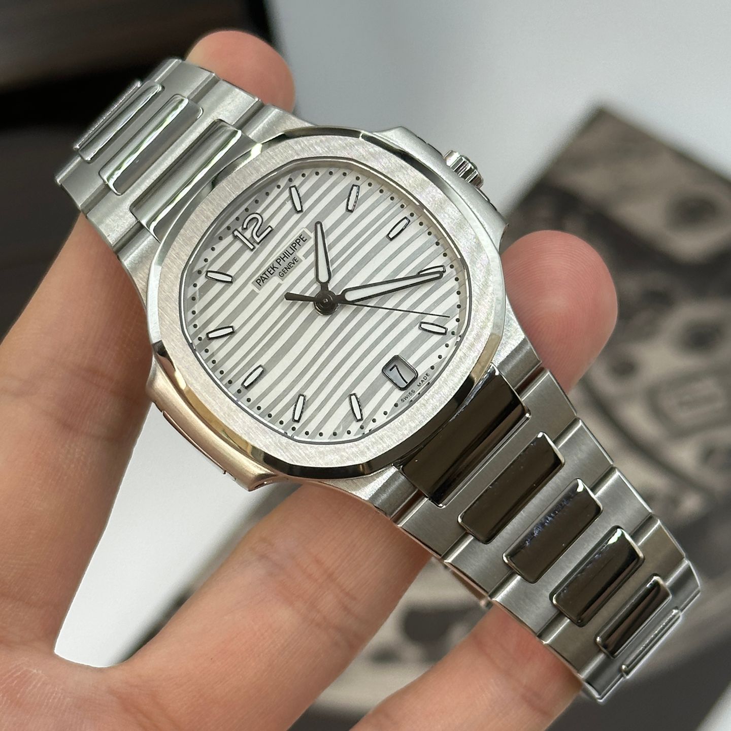 Patek Philippe Nautilus 7118/1200A-010 (2024) - Zilver wijzerplaat 35mm Staal (8/8)