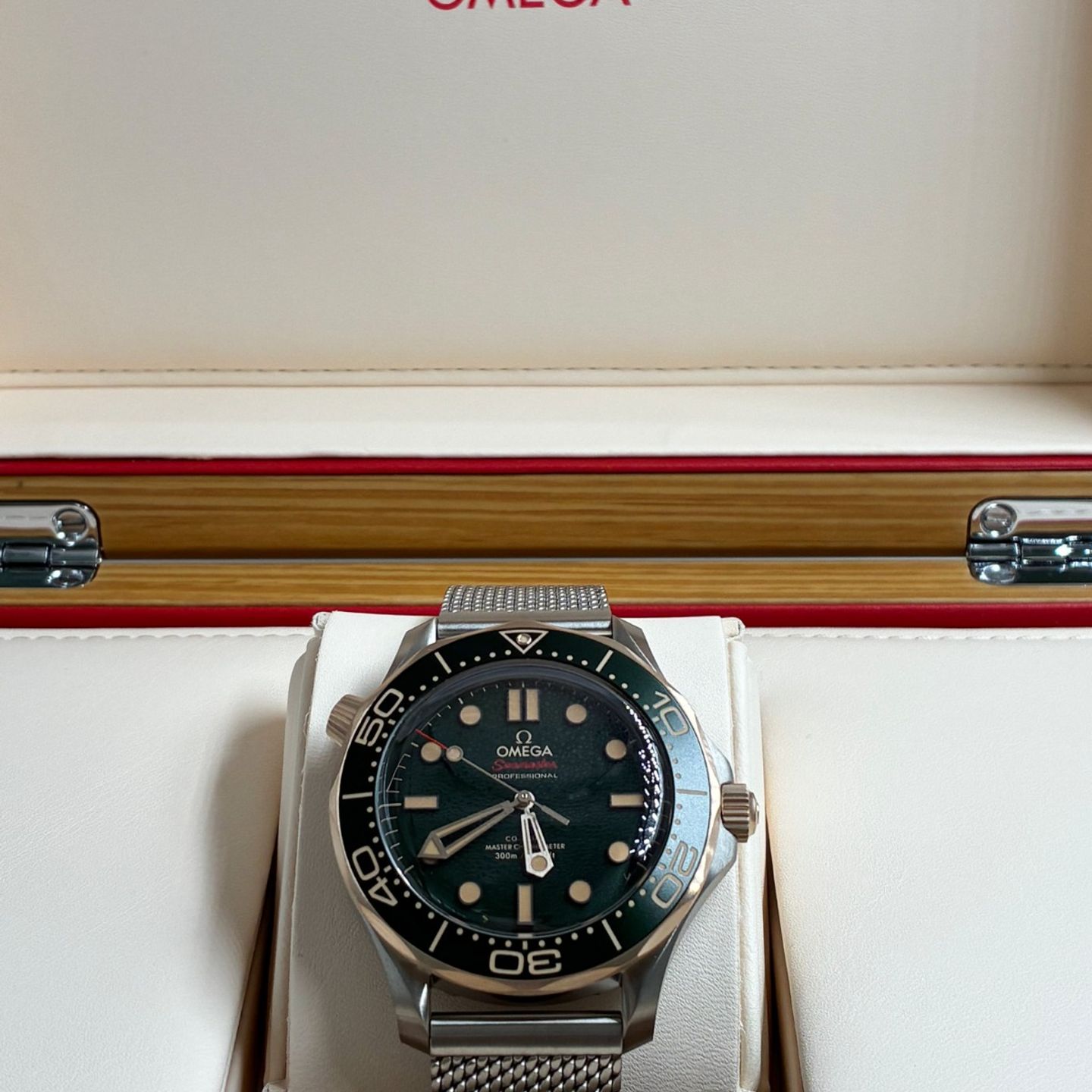 Omega Seamaster Diver 300 M 210.90.42.20.10.001 - (3/5)