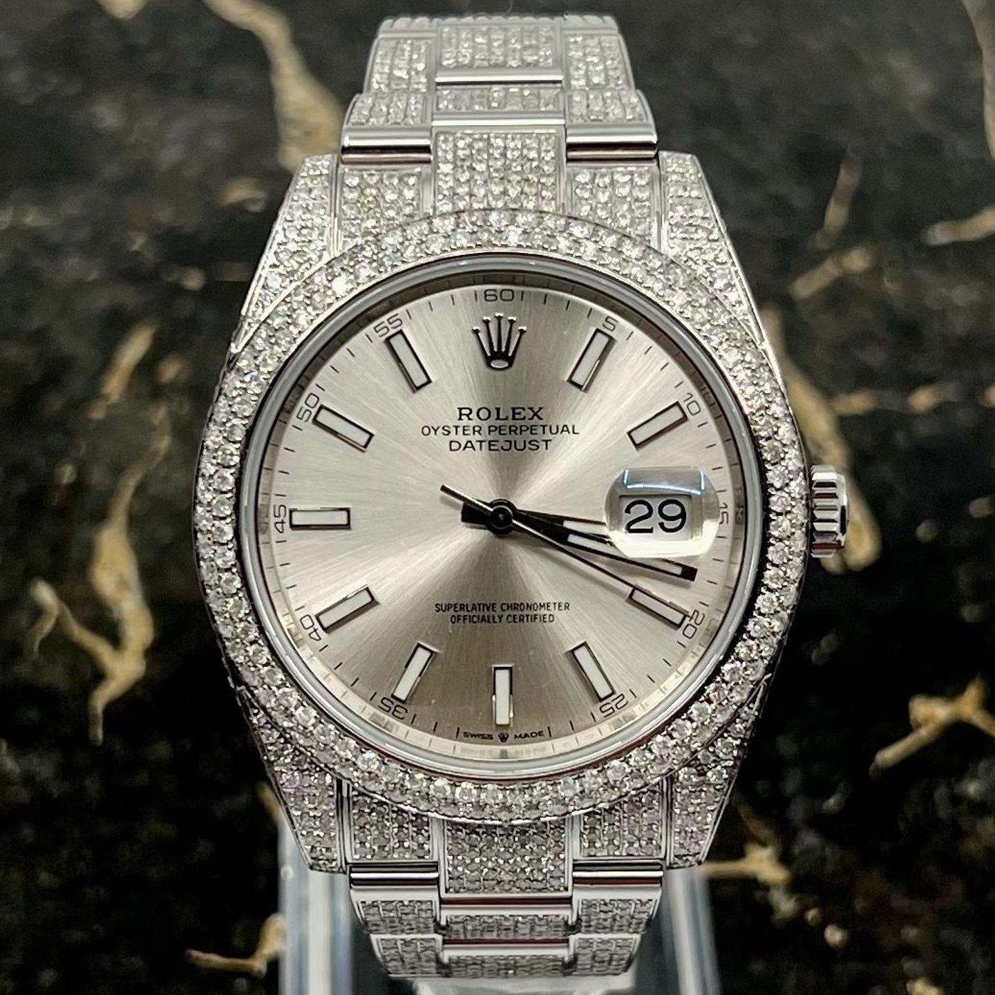 Rolex Datejust 41 126300 (2022) - Zilver wijzerplaat 41mm Staal (2/8)