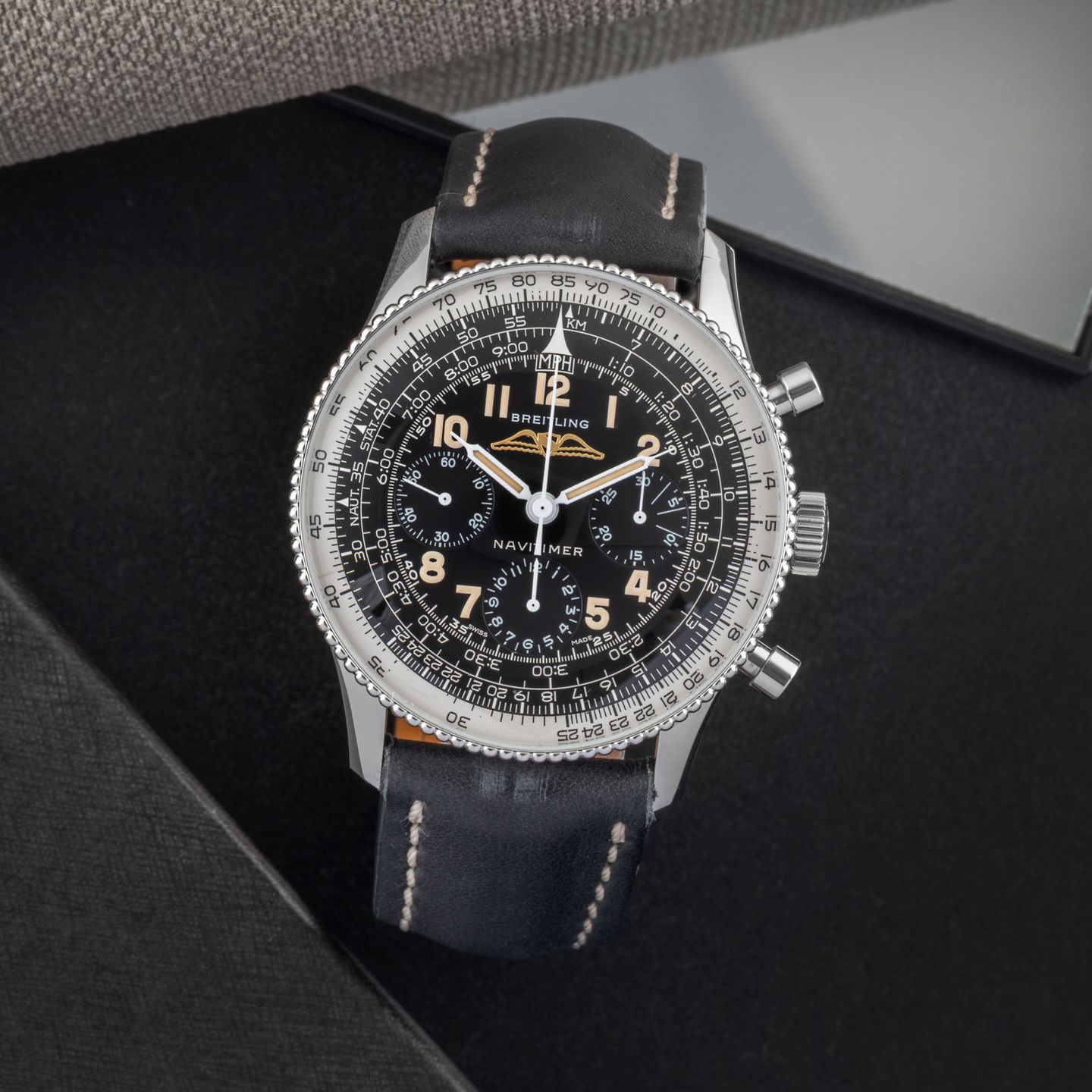 Breitling Navitimer AB0910371B1X1 (Unknown (random serial)) - Black dial 43 mm Steel case (1/8)
