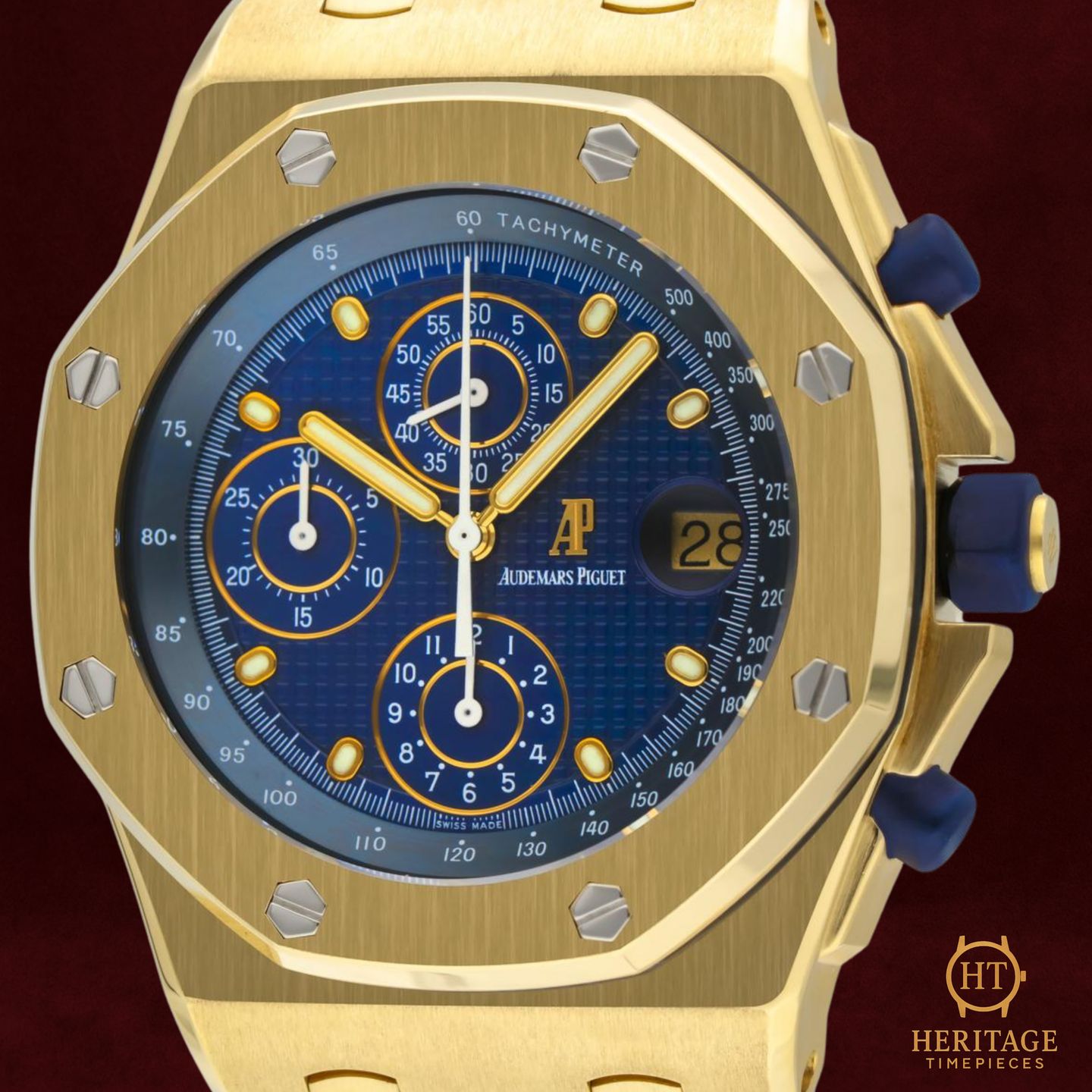 Audemars Piguet Royal Oak Offshore Chronograph 25721BA.OO.1000BA.02.A (2011) - 42mm Geelgoud (1/8)