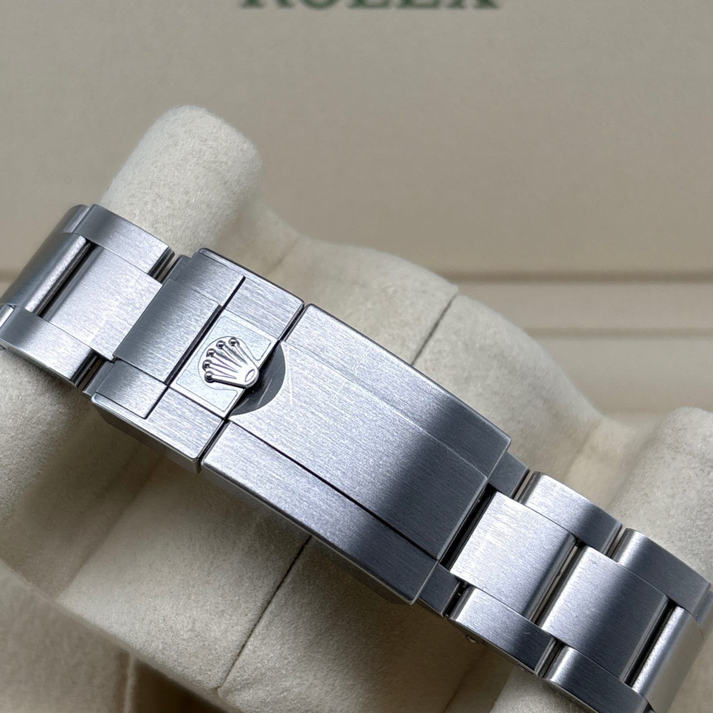 Rolex Explorer II 226570 - (8/8)