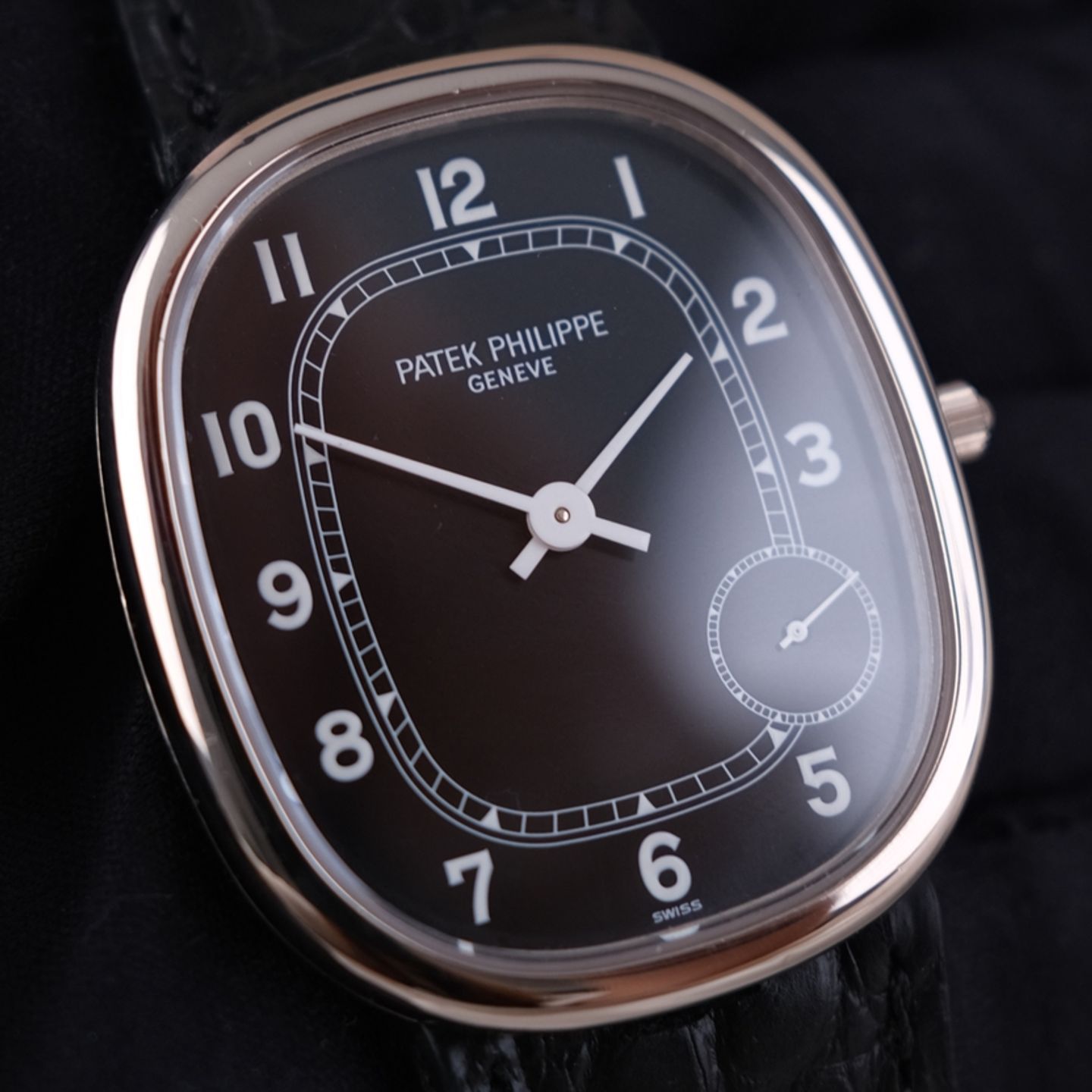 Patek Philippe Golden Ellipse 5738/1R-001 (Onbekend (willekeurig serienummer)) - Zwart wijzerplaat 35mm Roségoud (1/8)