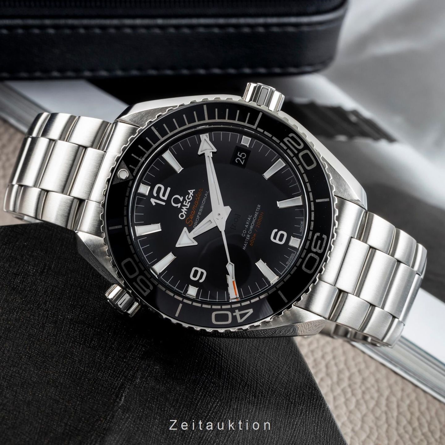 Omega Seamaster Planet Ocean 215.30.44.21.01.001 - (2/8)